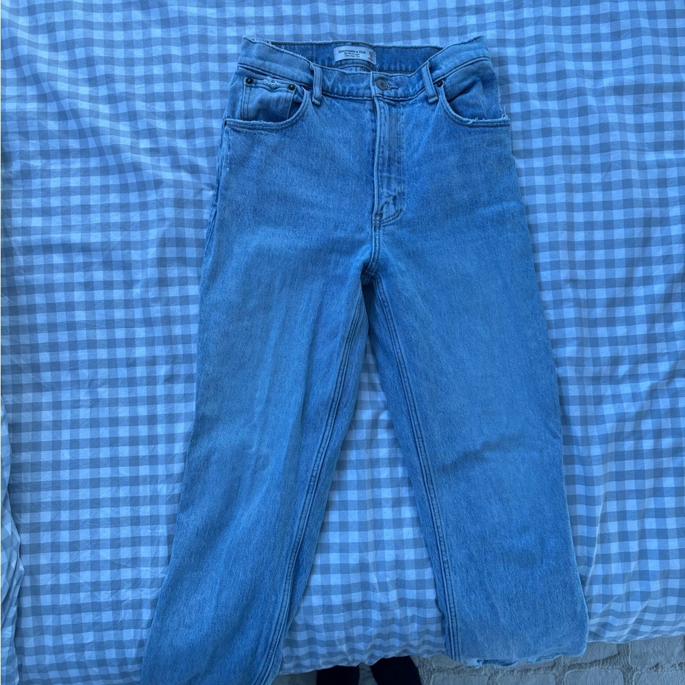 Abercrombie & Fitch Light Blue 90s straight Ultra High Rise Jeans